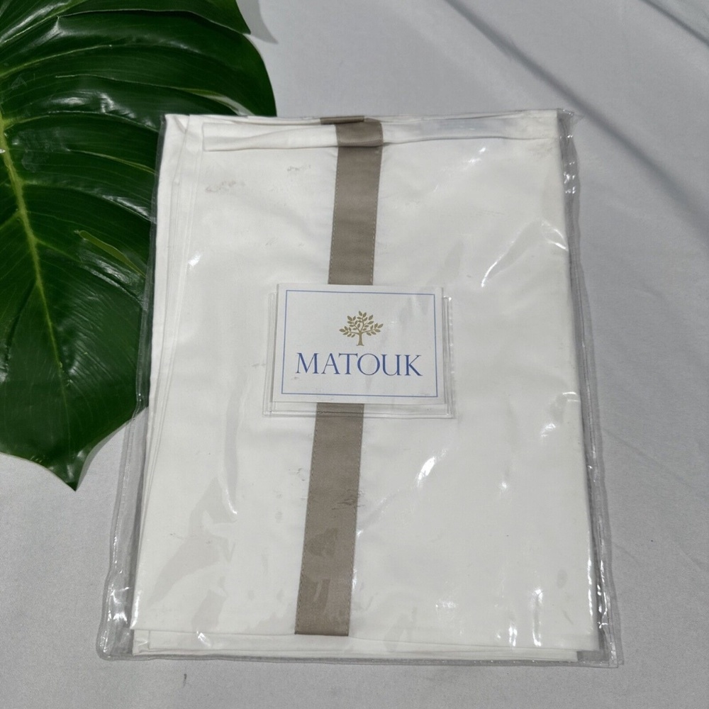 NIB $95 Matouk [ 1 Standard Pillowcase ] Lowell‎ 600 TC in Khaki White
